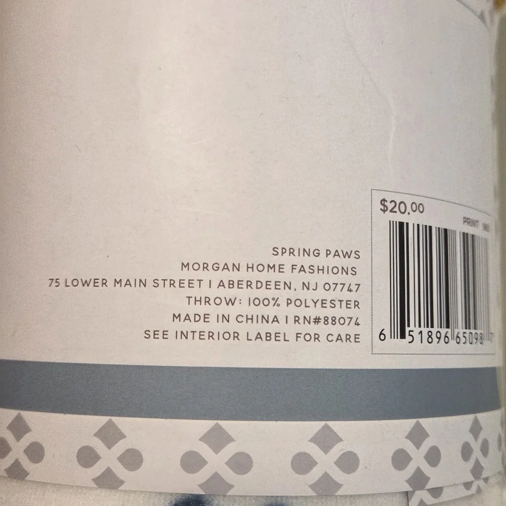 INFINITY Home Fleece Throw - Paw Print Pattern - New